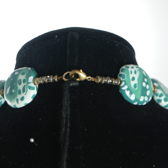 KAZURI Pebbles Green 18 in Handmade Necklace - Picture 4 of 5